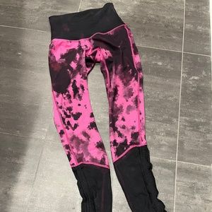 Lulu legging rushed highwaist mesh calf size XS Hot pink and black YOGA PANTS